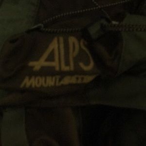 ALPS MOUNTAINEERING INTERNAL FRAME BACKPACK